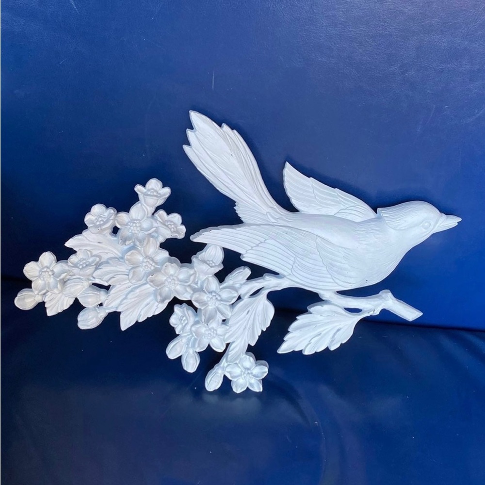 Vintage Syroco Syracuse Jay on Flowers artwork plaque